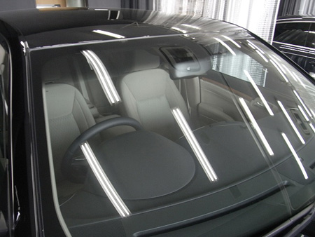 フロントガラス（内側）上部グラデーションフィルム